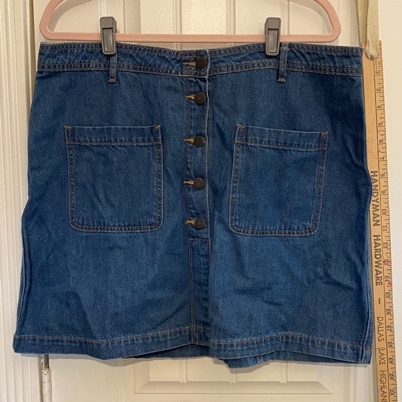 Old Navy denim button front mini skirt - Picture 2 of 8